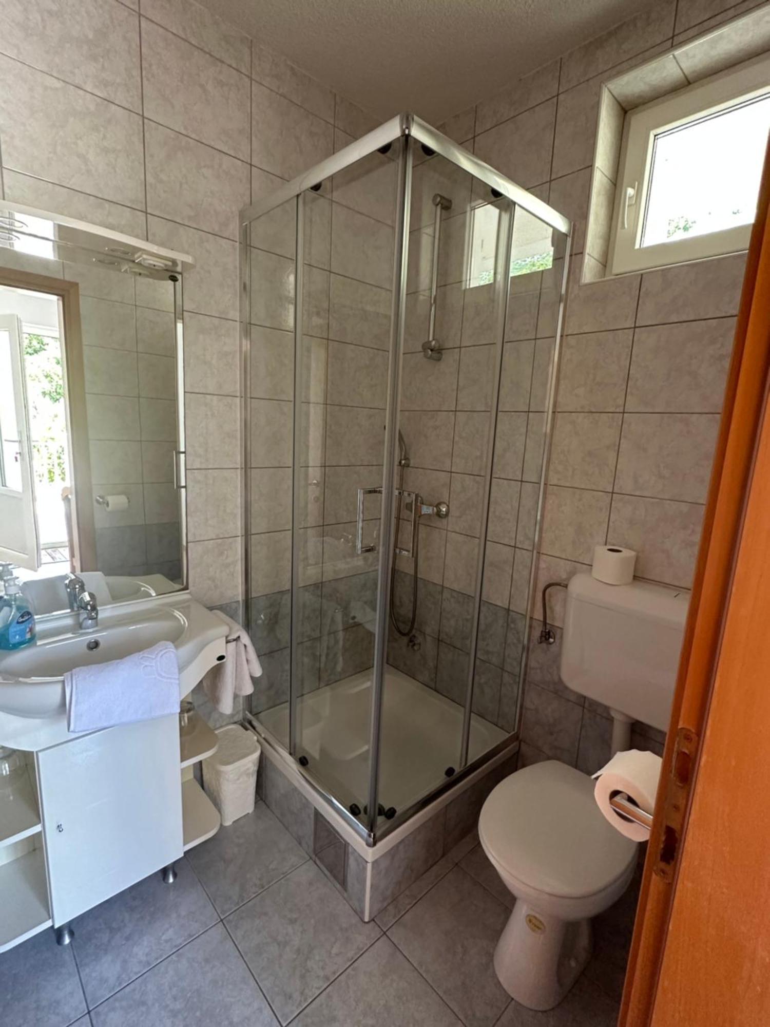 Pension Maric Rooms Brist Esterno foto